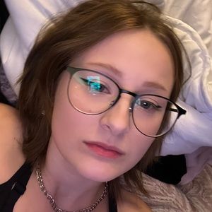 Meet your Posher, Mia